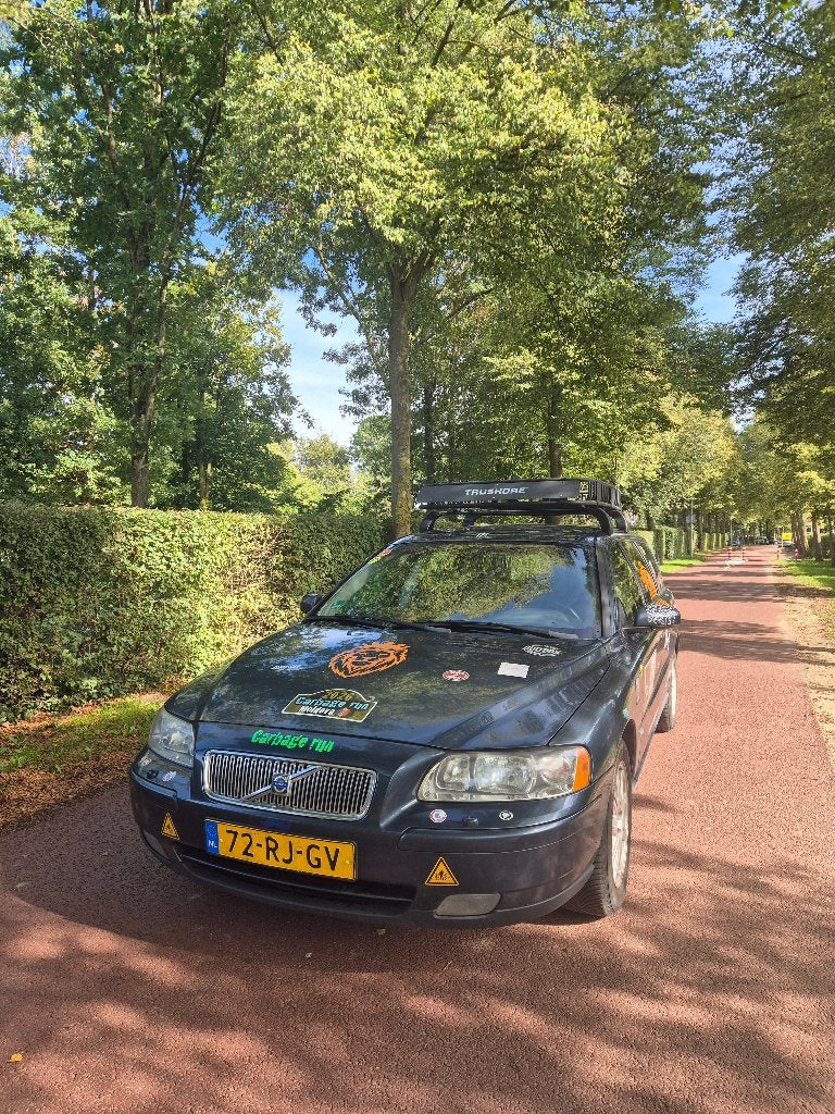 Volvo V70 2.4 140PK carbage run, megarun & barrel challenge, Auto's, 1800 kg, Zwart, Dakrails, Blauw
