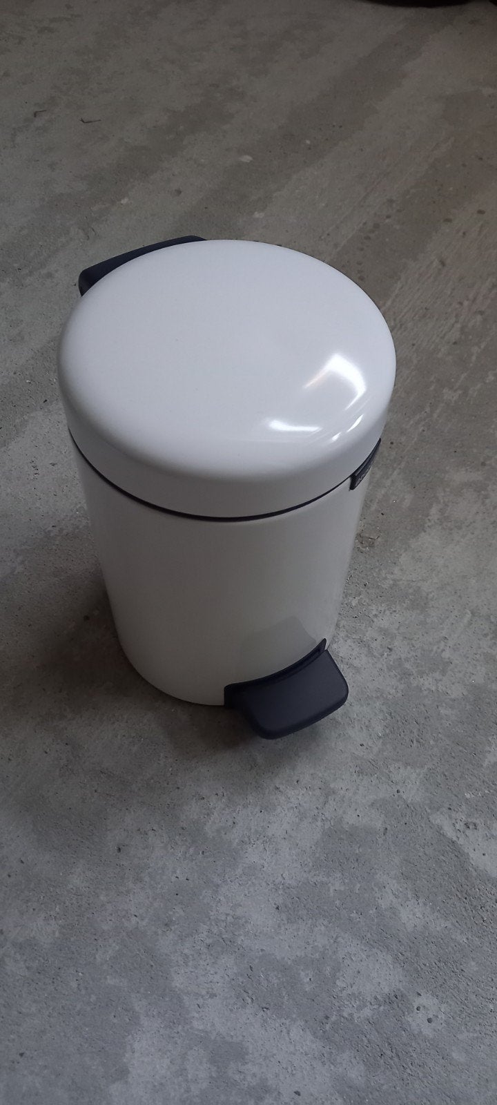 Brabantia pedaalemmer 3L wit, Huis en Inrichting, Gebruikt, Met pedaal, Ophalen of Verzenden, Minder dan 10 liter