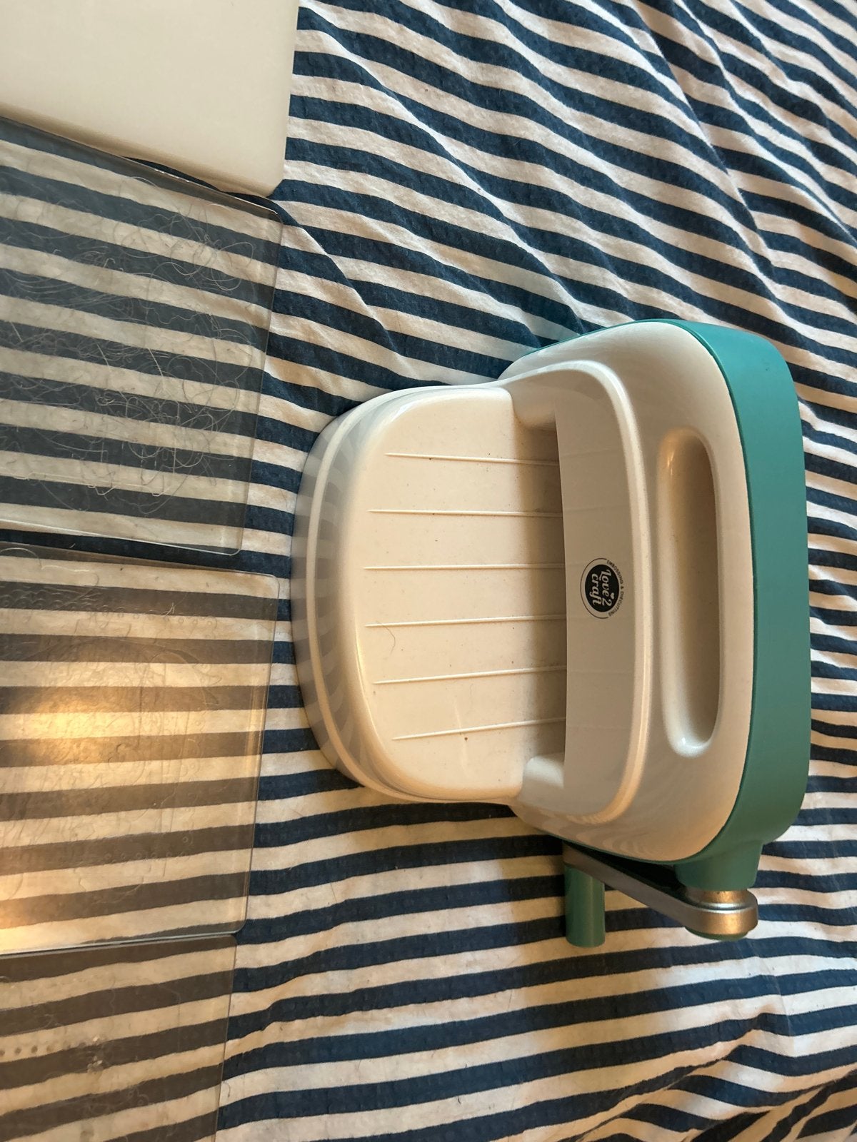 Cricut Cuttlebug Embossing en Stansmachine met mallen, Geschikt voor snijden, Gebruikt, Overige thema's, Meerkleurig