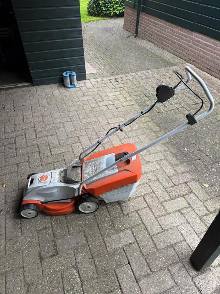 Stihl accu grasmaaier, Ophalen, Zo goed als nieuw
