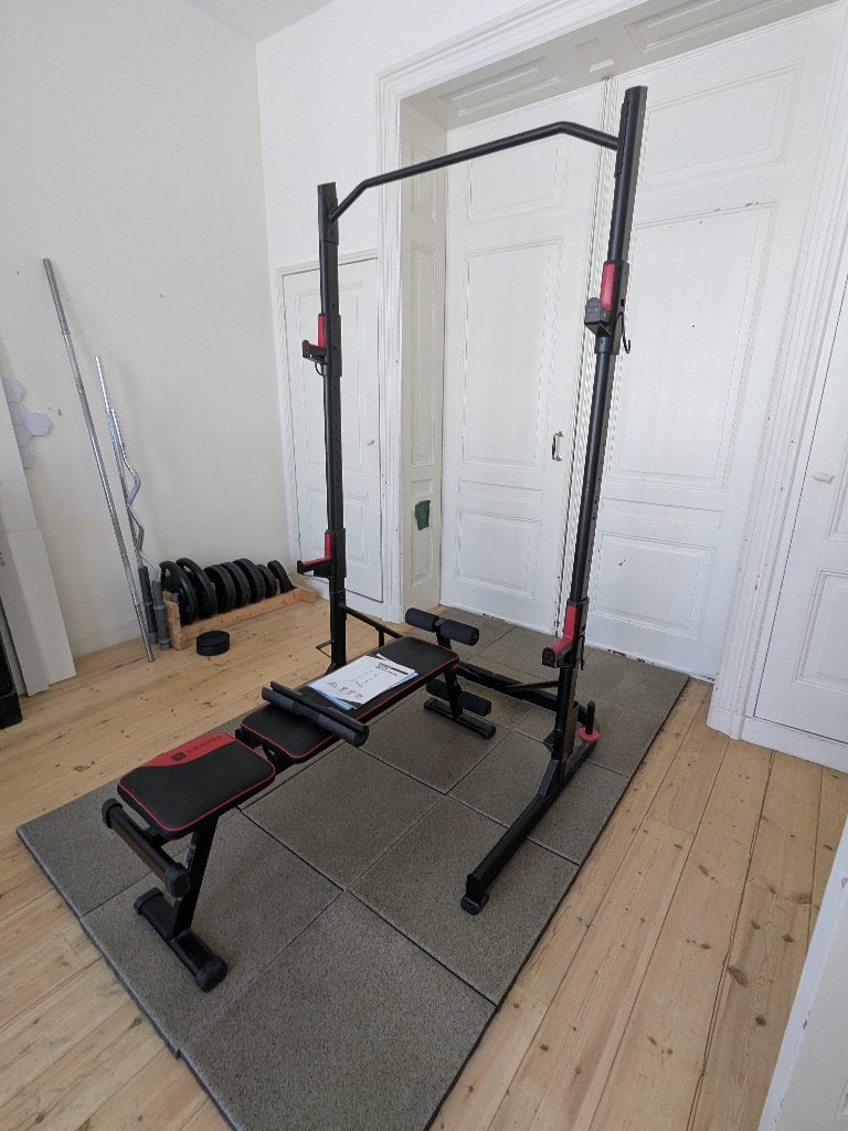 squatrek fitnessbank en gewichten, Ophalen, Zo goed als nieuw, Benen, Fitnessbank