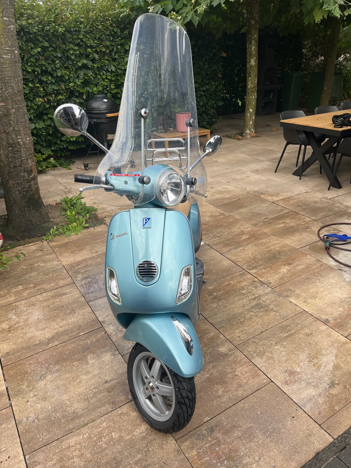 Vespa LX 50 - Lichtblauwe scooter met windscherm, Fietsen en Brommers, Scooters | Vespa, Gebruikt, Maximaal 45 km/u, Ophalen of Verzenden