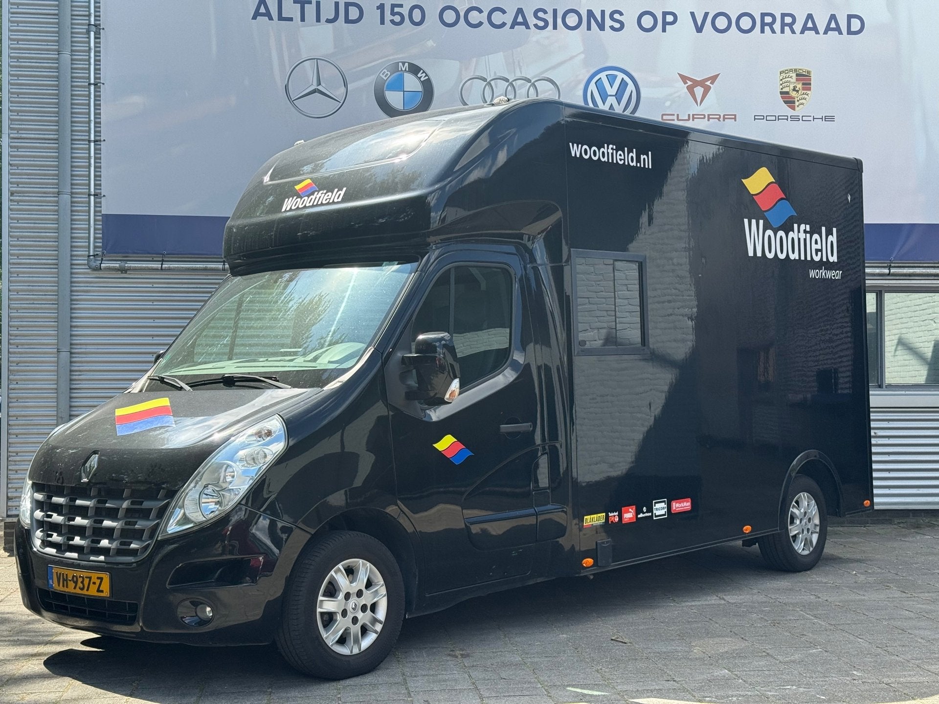 Renault Master T35 2.3 dCi L3H2 Eco Automaat l Roelofsen Opb, Auto's, Bestelauto's, Voorwielaandrijving, Euro 5, Gebruikt, Zwart