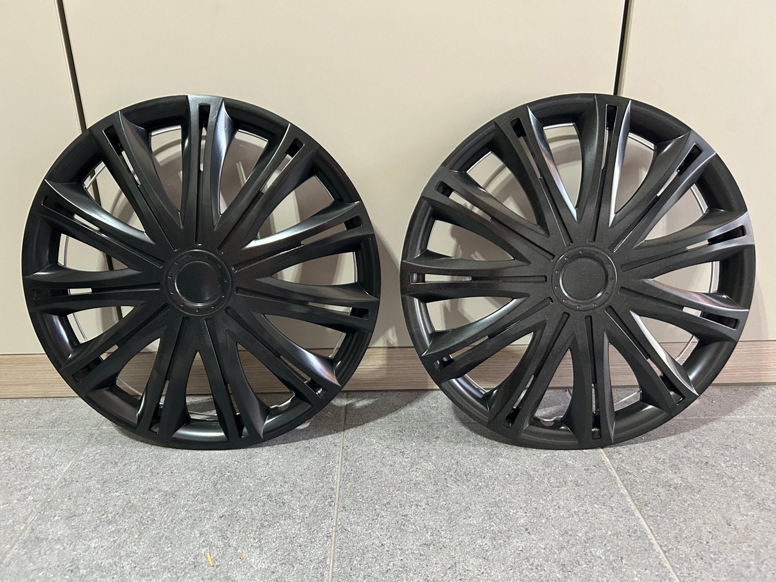 Set van 2 nieuwe zwarte wieldoppen, 14”, Auto diversen, Wieldoppen, Ophalen, Nieuw