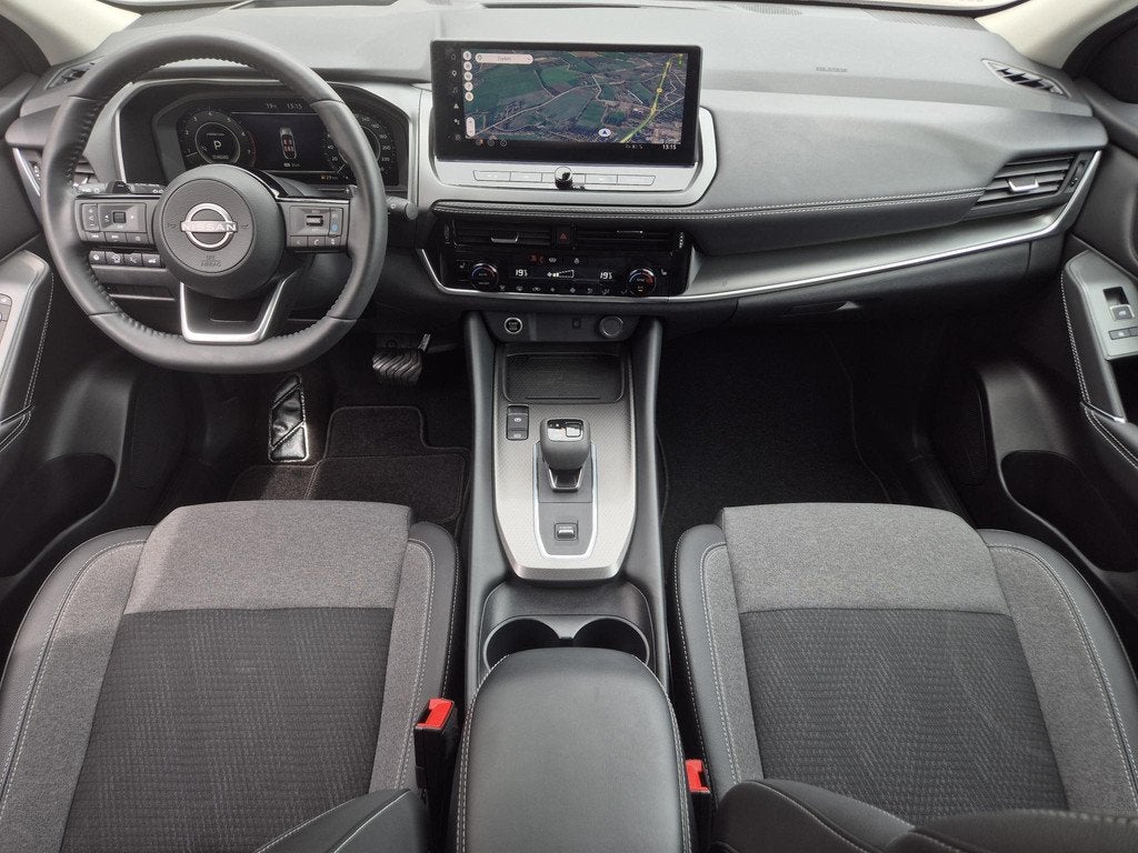 Nissan Qashqai 1.3 MHEV Xtronic N-Connecta / Fabrieksgaranti, Auto's, Nissan, 4 cilinders, Leder en Stof, Zwart, 1365 kg