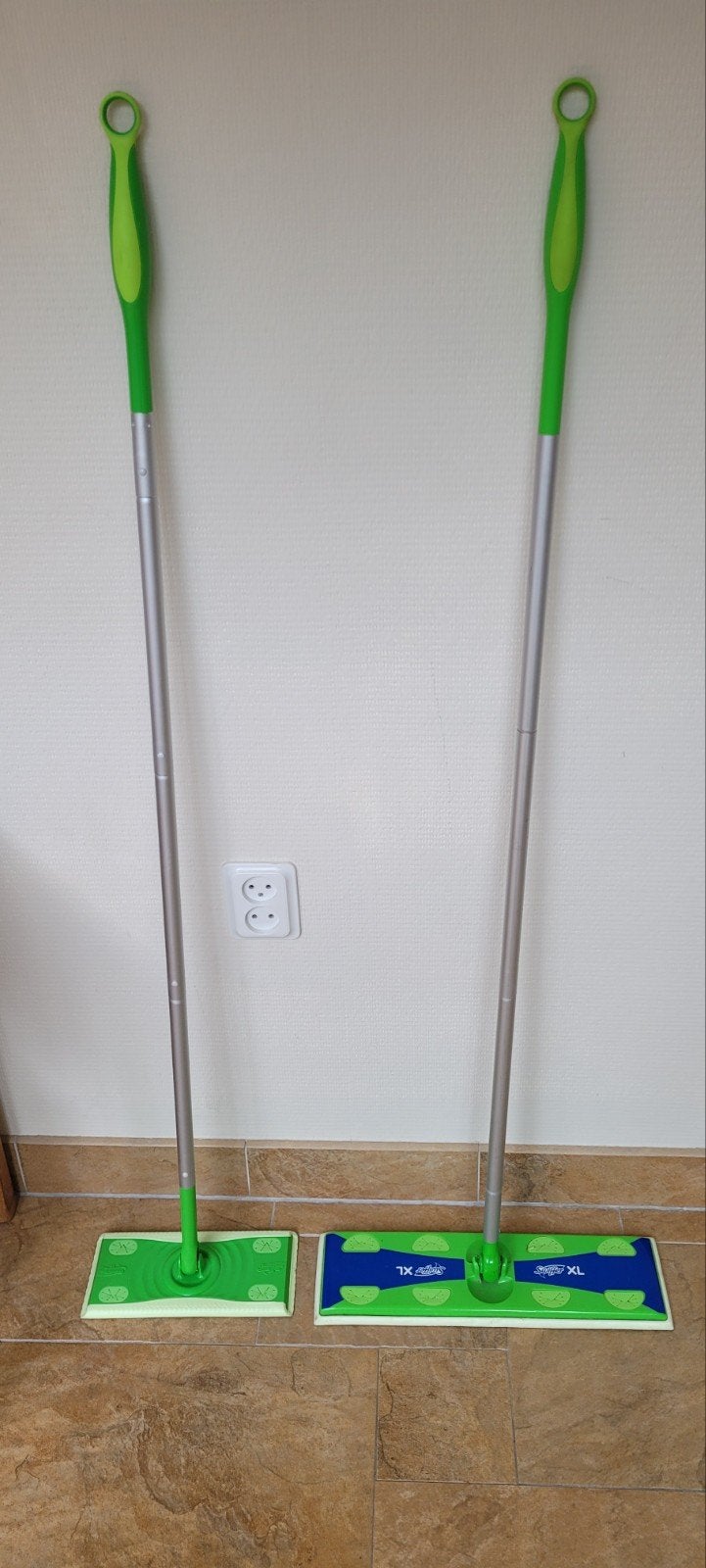 Vileda Swiffer XL en normale  Dweil en Mop Set, Ophalen of Verzenden, Mop of Dweil