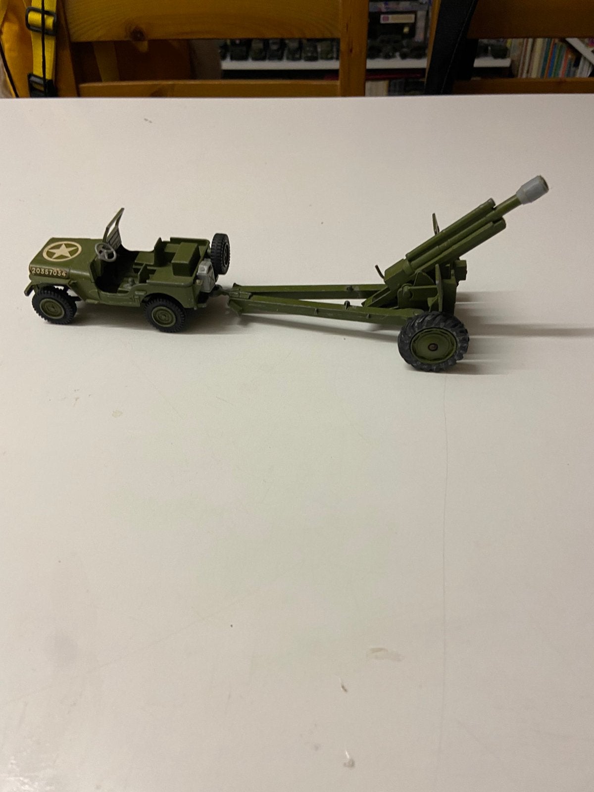 Dinky militair jeep met  howitzer 615, Ophalen of Verzenden