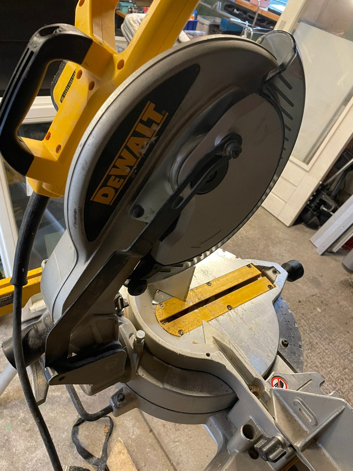 Dewalt afkortzaag, Ophalen, Zo goed als nieuw, Afkortzaag, 30 tot 70 mm
