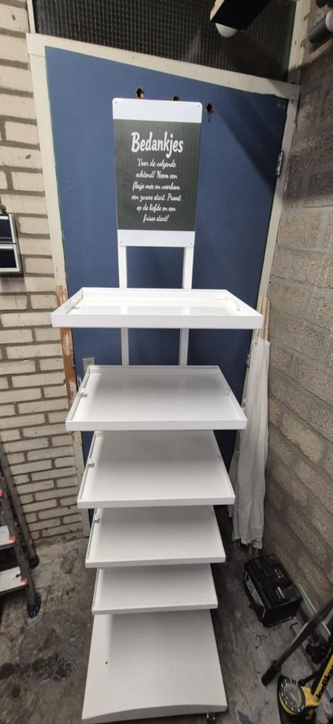 Etagere / Presentatierek op wielen voor bruiloft/evenement, Ophalen, Gebruikt