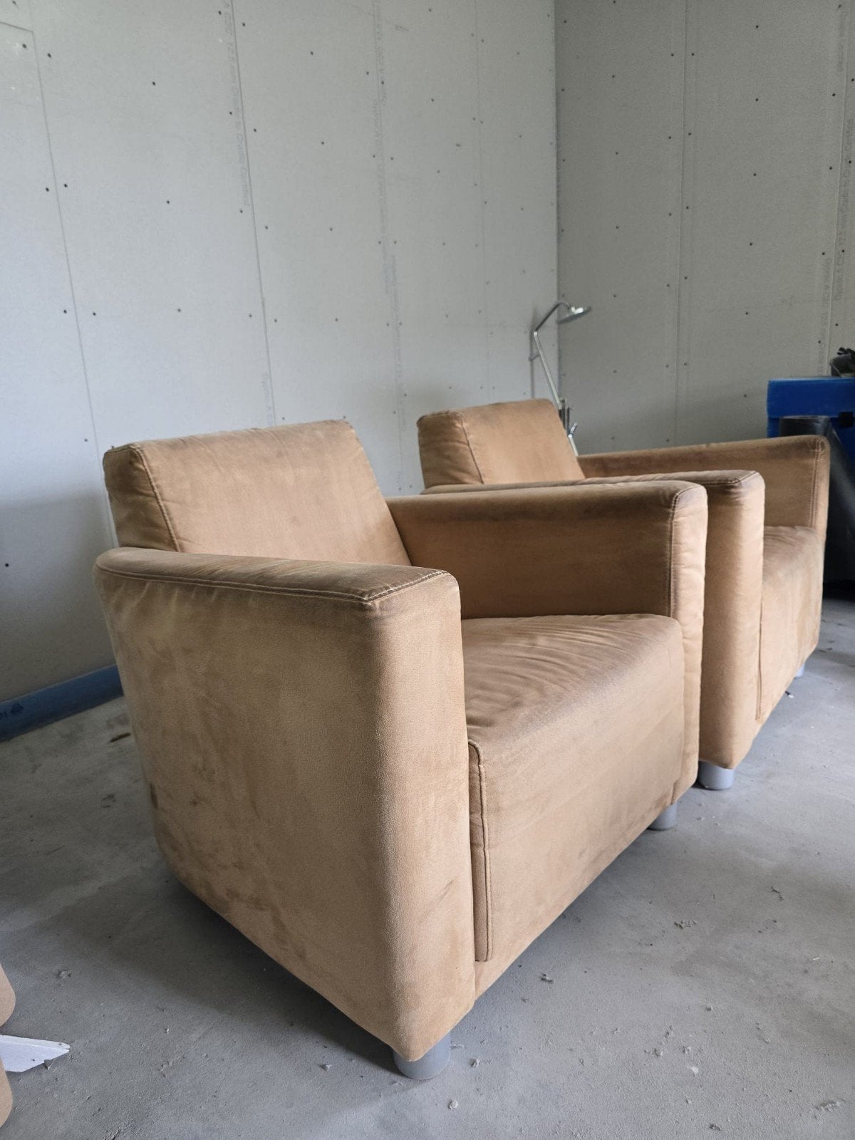 Twee zandkleurige stoelen - Gebruikt maar comfortabel, Ophalen, Gebruikt, Twee, Overige kleuren
