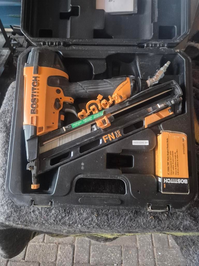 Bostitch fn 15 ga nailer lucht schiethamer, Ophalen of Verzenden