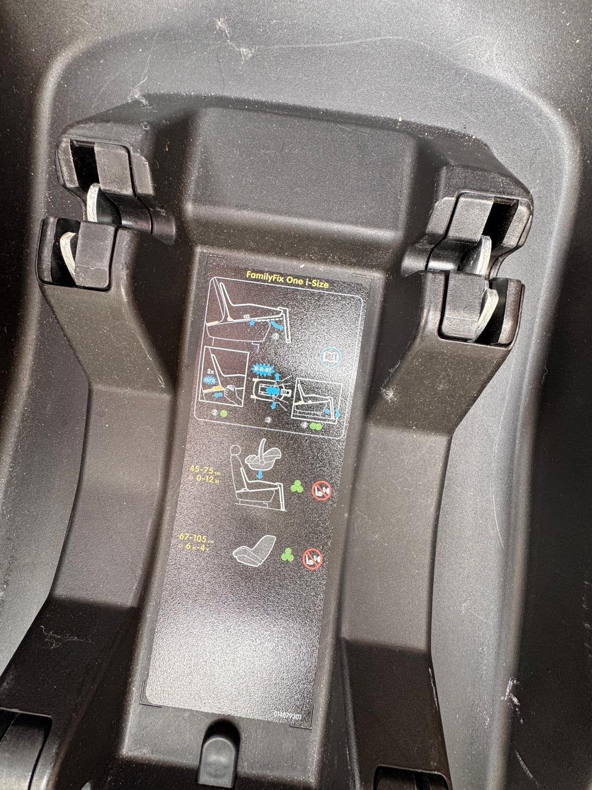 Maxi-Cosi FamilyFix One i-Size met autostoeltje, Kinderen en Baby's, Autostoeltjes, Ophalen, 0 t/m 18 kg, Zo goed als nieuw, Isofix