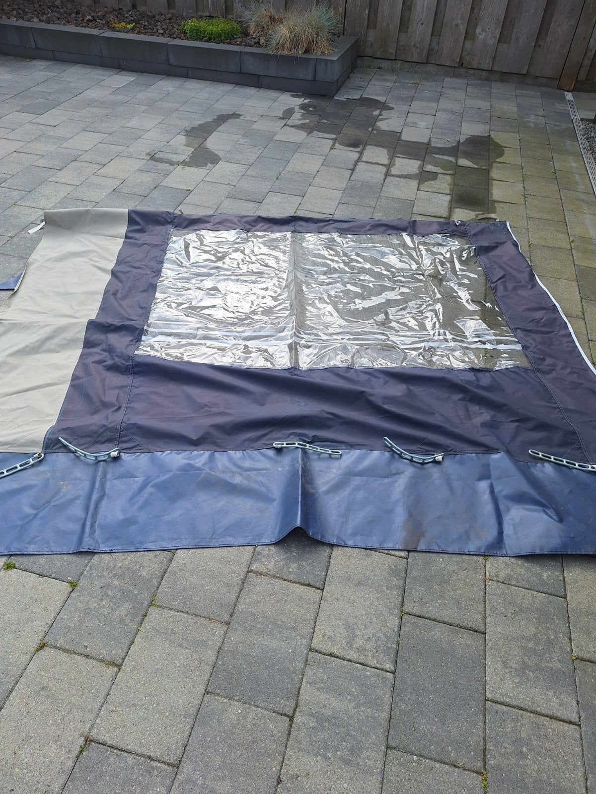 Voortentluifel maat 6, Ophalen