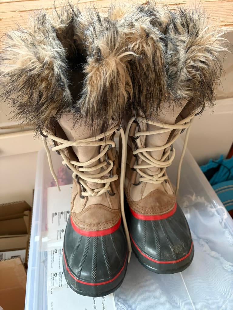 Sorel moonboots snowboots 39, Ophalen of Verzenden, Zo goed als nieuw, Maat 38/40 (M), Overige typen