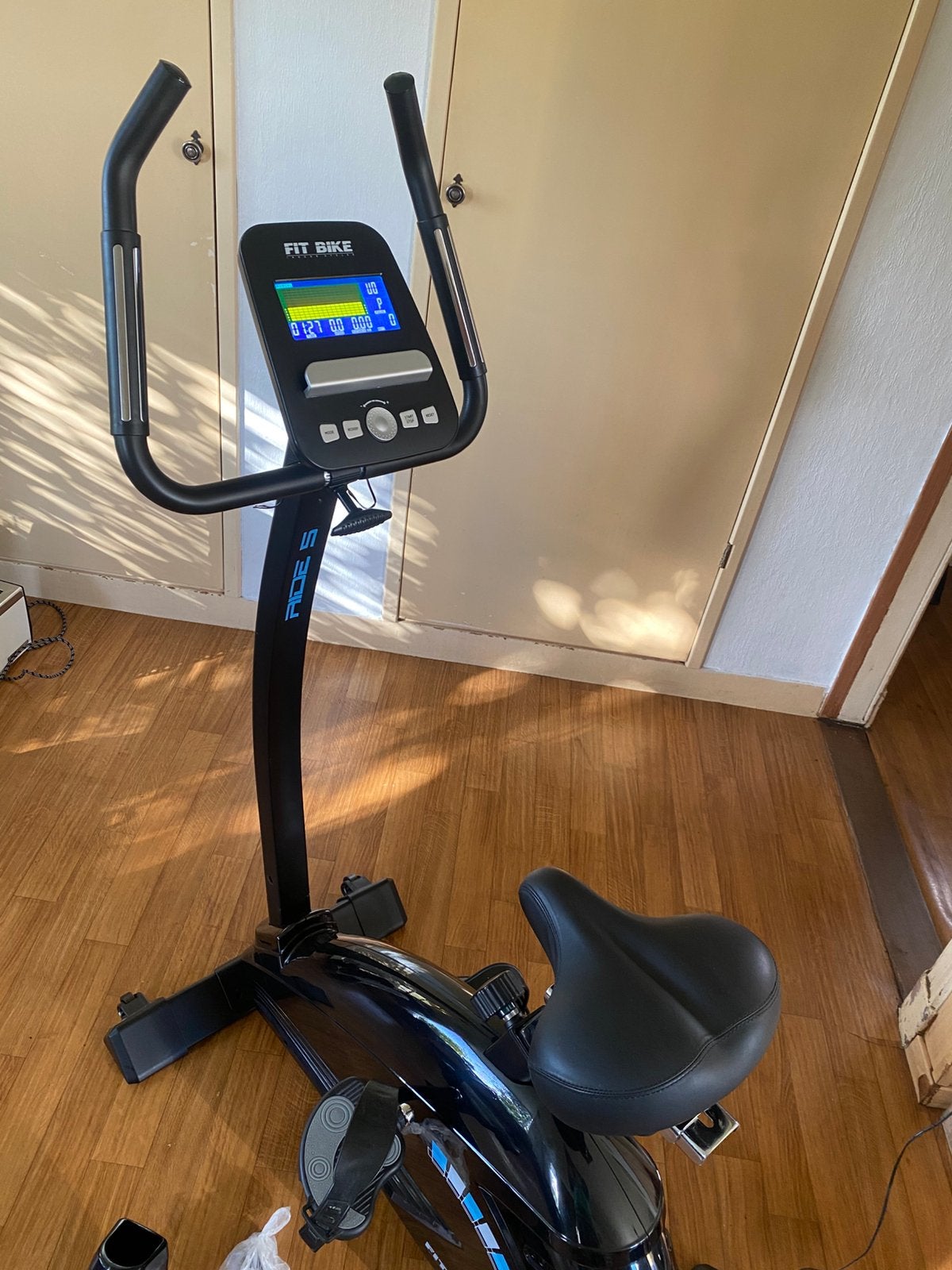 Fit bike ride 5 hometrainer als nieuw, Sport en Fitness, Ophalen, Zo goed als nieuw, Rug, Hometrainer