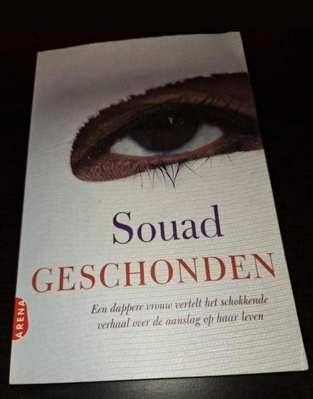 Souad Geschonden: Een dapper verhaal over een aanslag, Boeken, Biografieën, Ophalen of Verzenden, Zo goed als nieuw, Souad, Overige