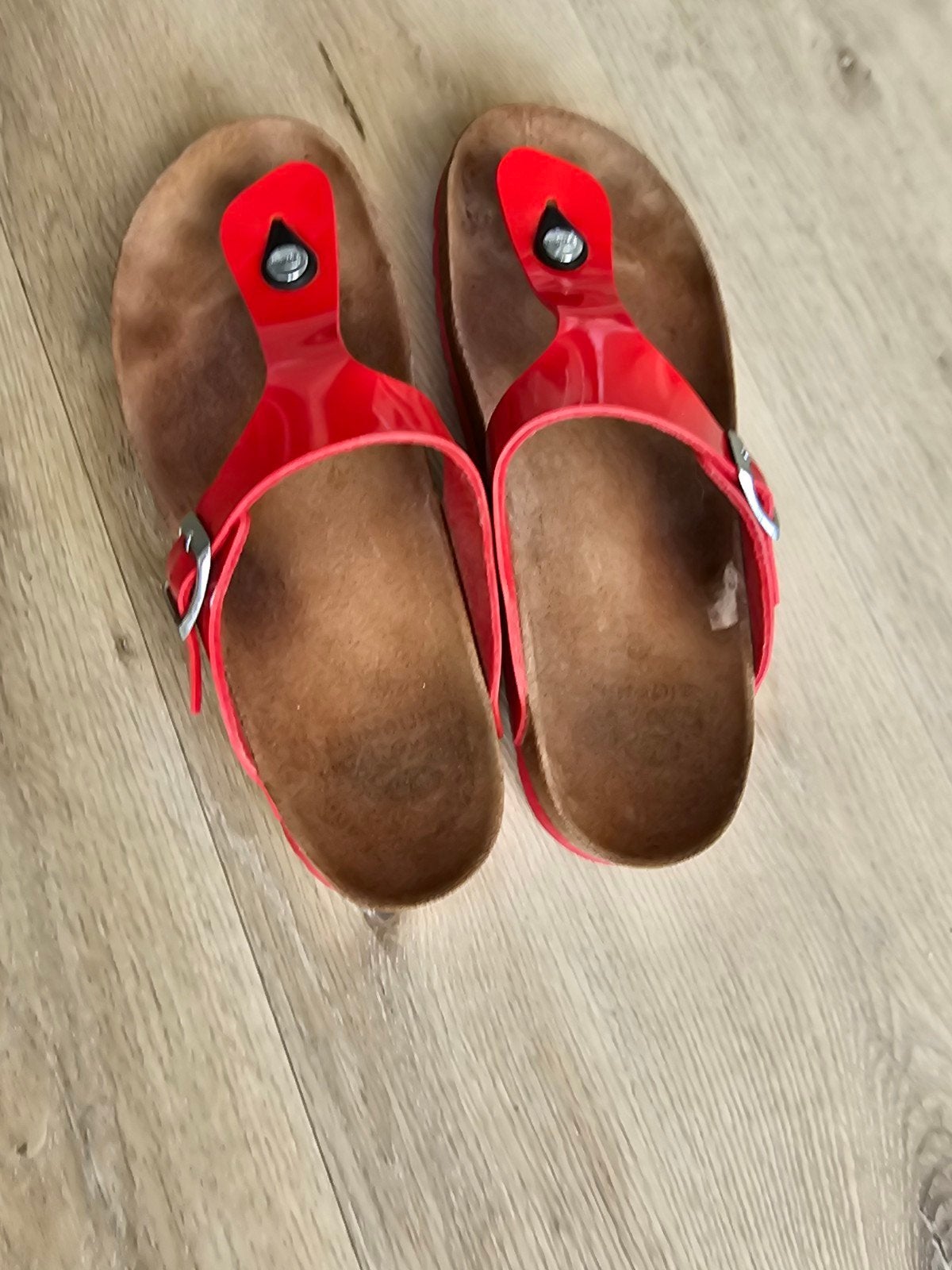 ZGAN teenslipper SCHOLL 39, Ophalen of Verzenden, Zo goed als nieuw, Rood