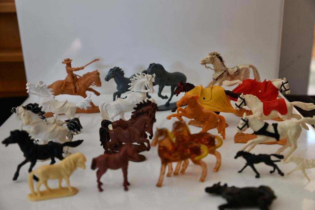Lotje vintage paardjes van vnl. plastic, Ophalen of Verzenden, Gebruikt, Paard, Beeldje of Figuurtje