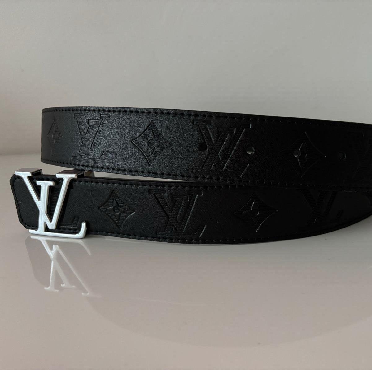 Louis Vuitron leren riem Lengte 125 50 nieuw, Kleding | Heren, Riemen en Ceinturen, Ophalen, Nieuw, 115 cm of meer, Riem of Ceintuur