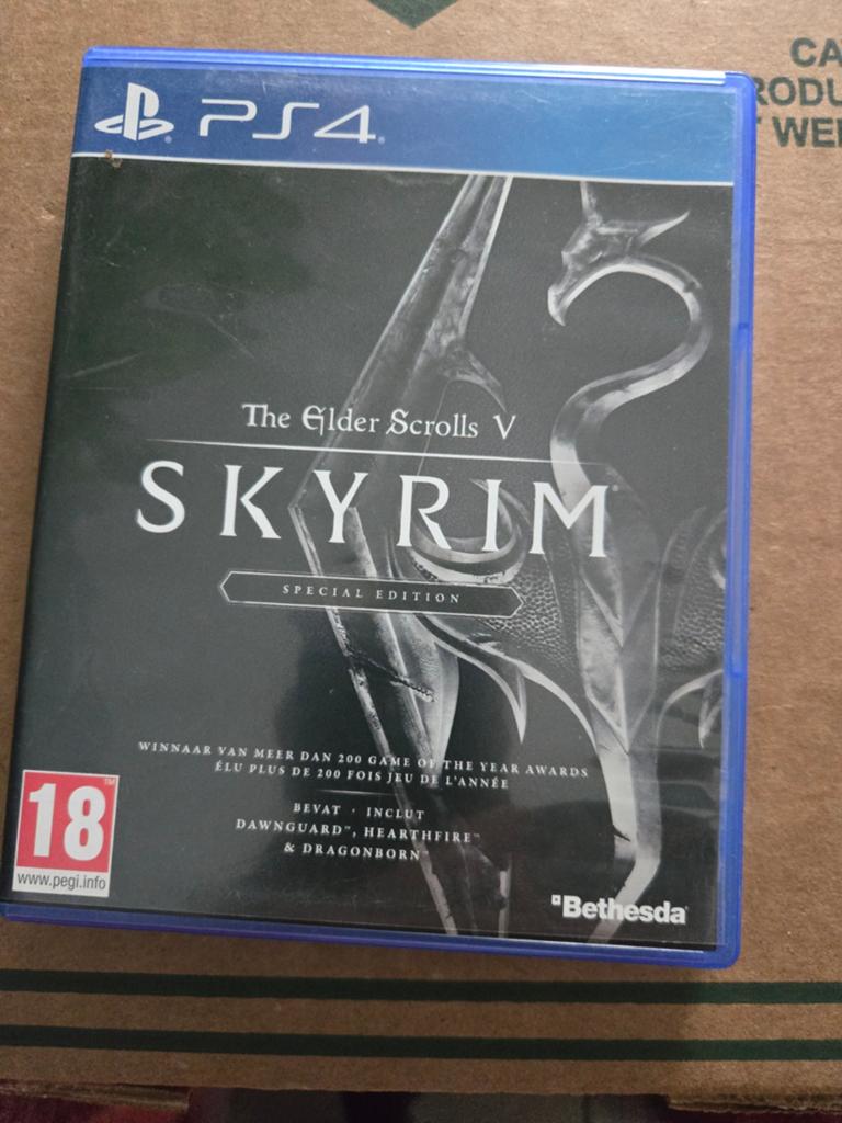 The elder scrolls v skyrim ps4, Spelcomputers en Games, Vanaf 18 jaar, 1 speler, Ophalen of Verzenden, Zo goed als nieuw