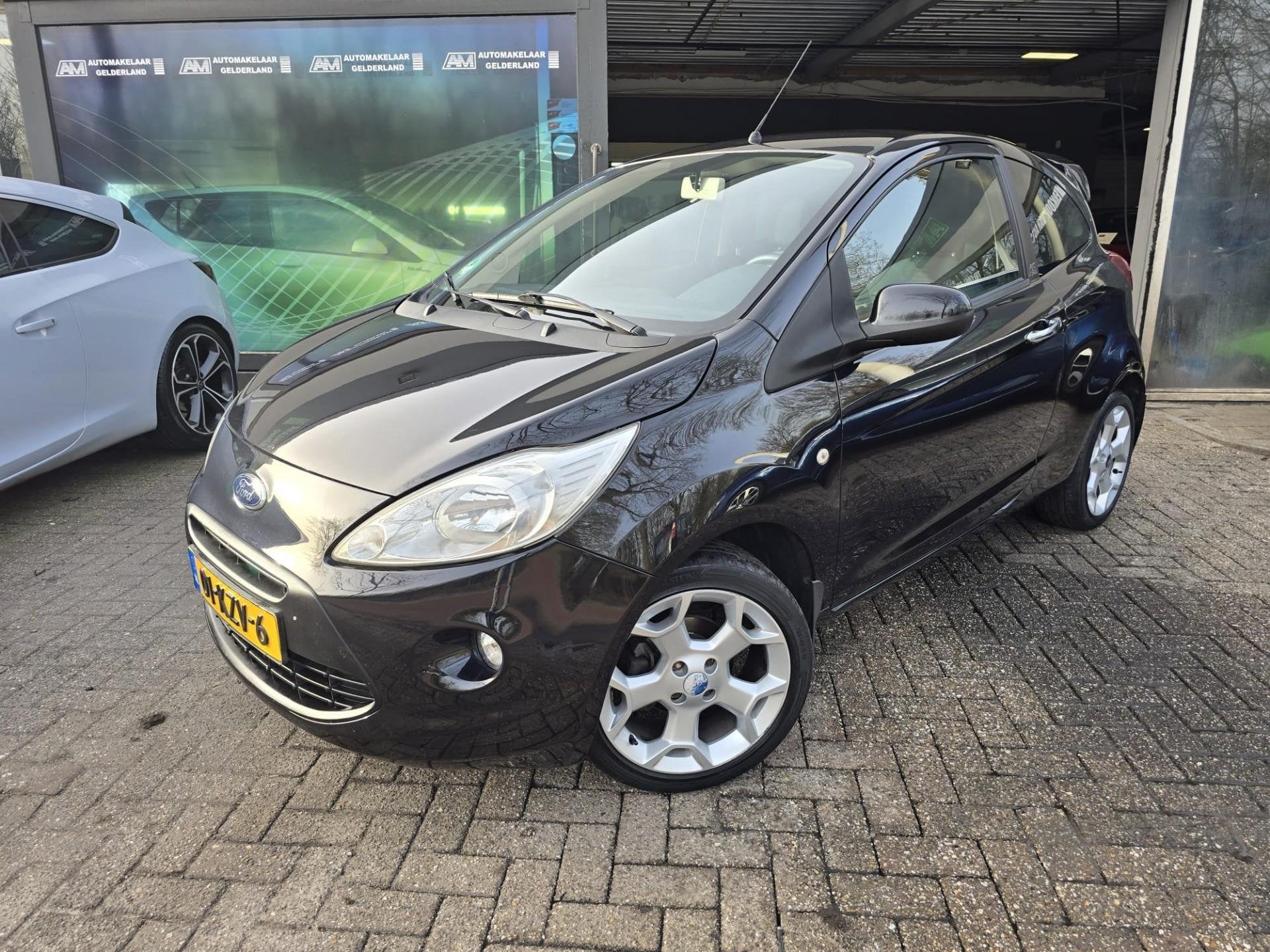 Ford Ka 1.2 Titanium X | 12MND GARANTIE | AIRCO | CRUISE | L, Voorwielaandrijving, Stof, Gebruikt, 1242 cc