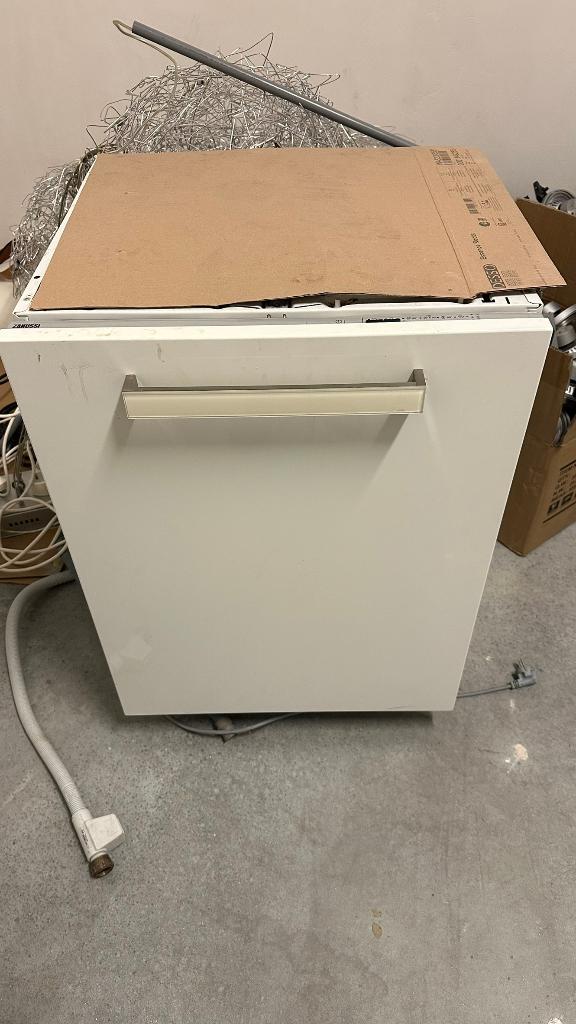 Te Koop: inbouw vaatwasser Zanussi, Witgoed en Apparatuur, Vaatwasmachines, Ophalen, Gebruikt, Inbouw, 45 tot 60 cm