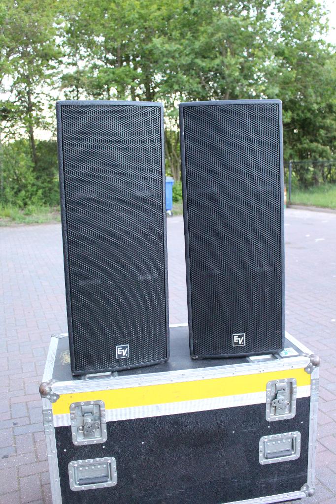 2x Electro Voice RX212/75 toppen met DX38 processor, Ophalen, Zo goed als nieuw, Audio