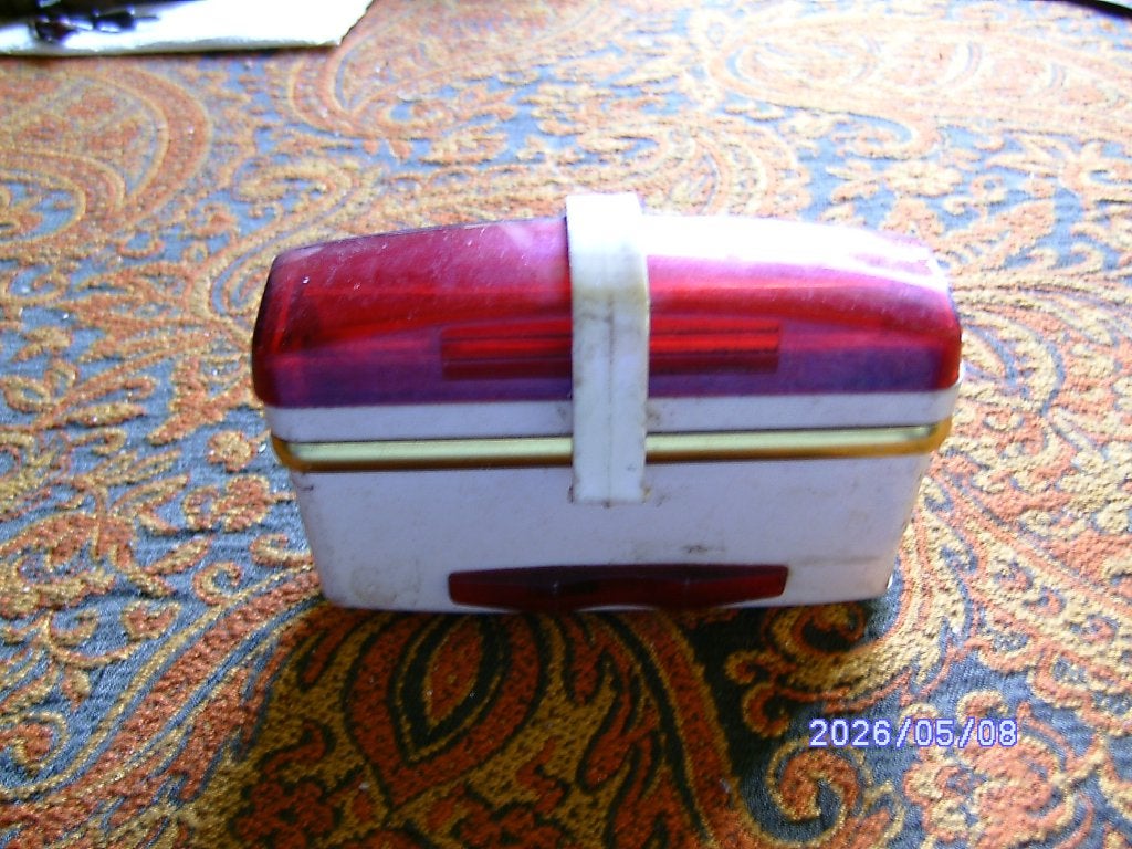 auto oldtimer klassieker cigaretten container creme rood, Ophalen of Verzenden, Gebruikt