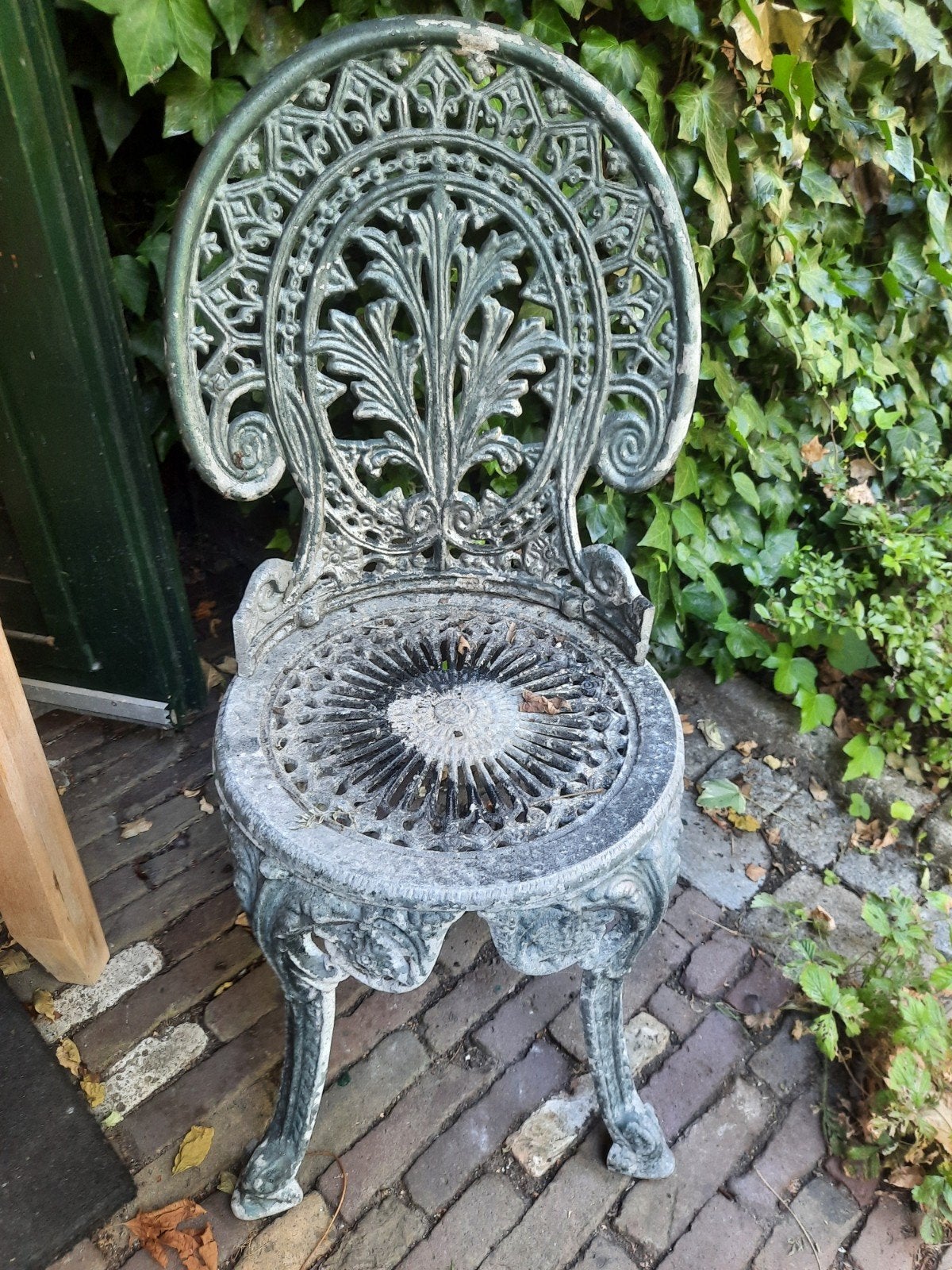 metalen stoel. heeft een kwastje nodig., Tuin en Terras, Tuinstoelen, Ophalen, Gebruikt, Metaal