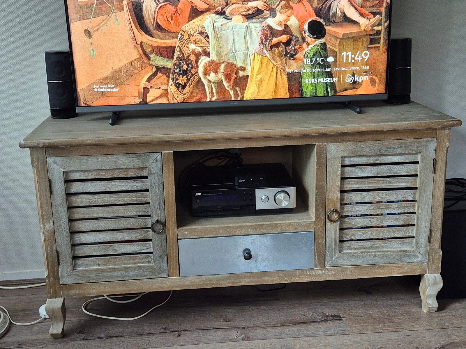 Houten TV-meubel met louvredeuren en lade, Ophalen, Gebruikt, 100 tot 150 cm, Minder dan 100 cm