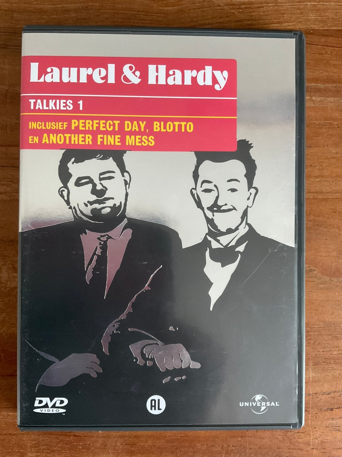 Laurel & Hardy 6 DVD box Talkies 1,2 & 3, Ophalen of Verzenden, Zo goed als nieuw