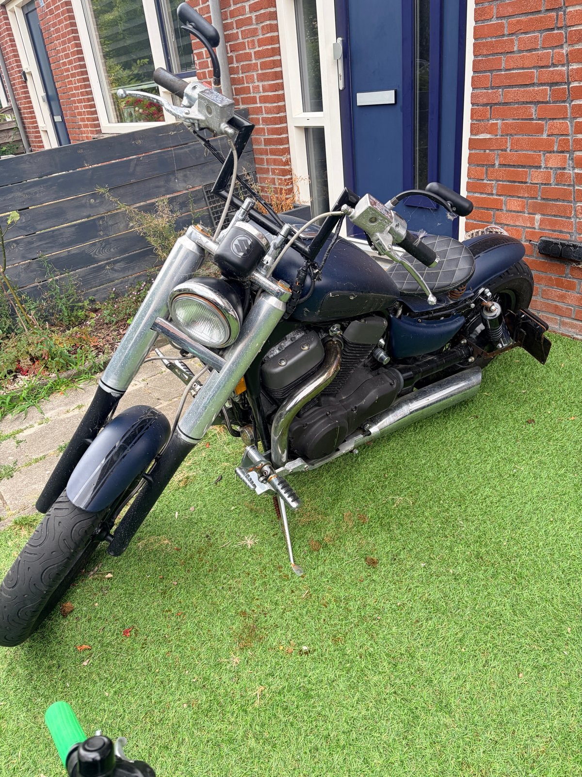 Suzuki Intruder VS 1400 Bobber, 2 cilinders, 1400 cc, Meer dan 35 kW, Handgeschakeld