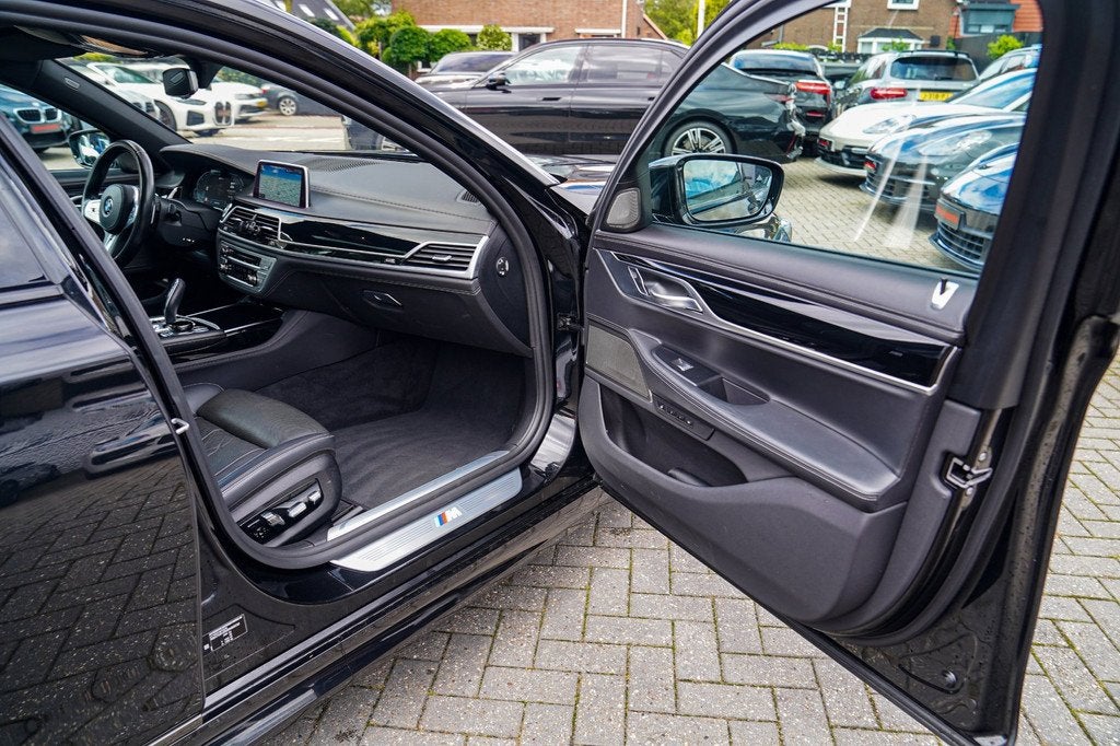 BMW 7-serie 745e High Executive | Stoelverkoeling | Stuurwie, Automaat, Achterwielaandrijving, Gebruikt, 138 €/maand
