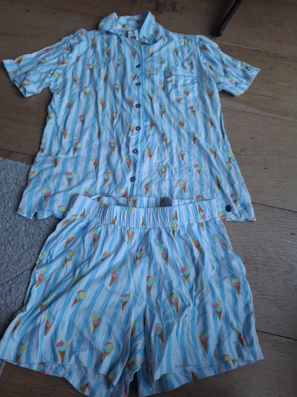 Schattige pyjama met ijsjesprint - Maat 36 (S), Kleding | Dames, Pyjama's, K'belle, Ophalen of Verzenden, Gedragen, Maat 36 (S)