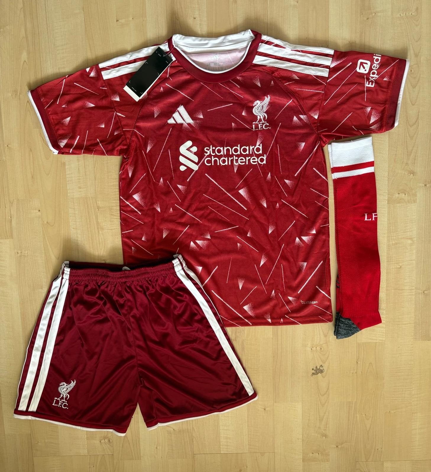 Liverpool 26/27 Uittenue maat 164 en 158, Maat XS of kleiner, Ophalen of Verzenden, Nieuw, Shirt
