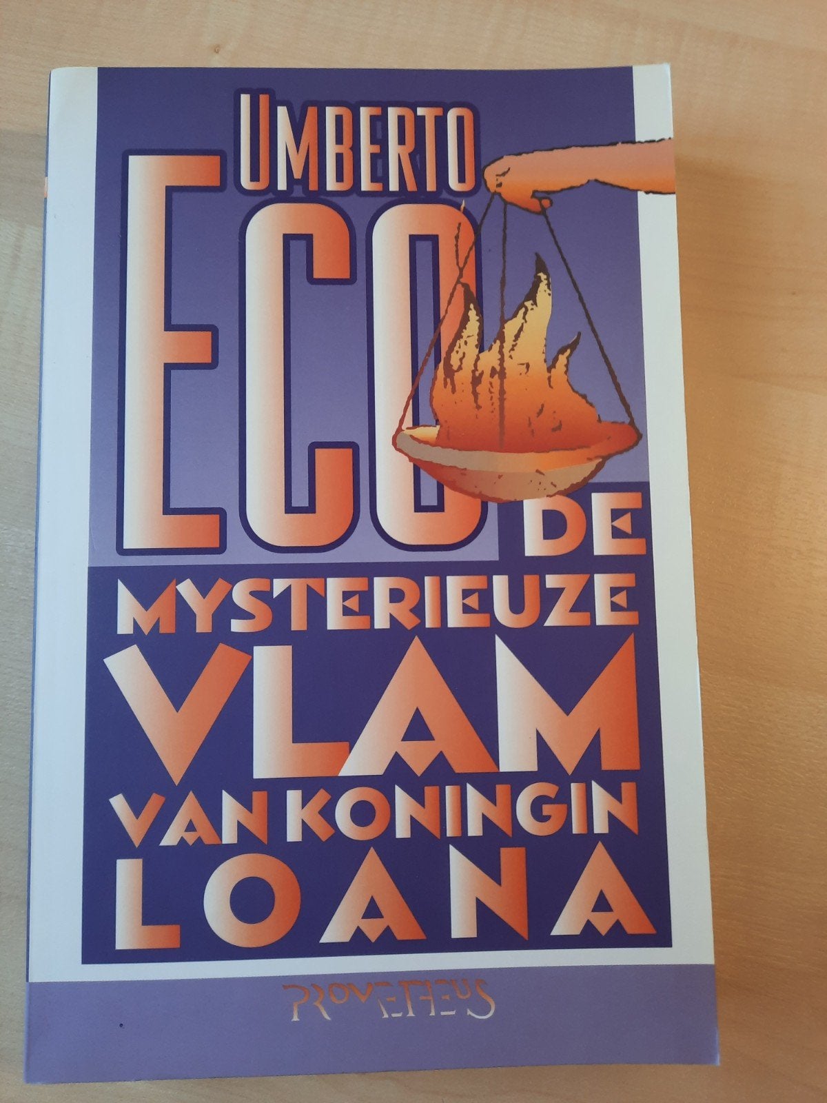 Umberto Eco - De mysterieuze vlam van koningin Loana, Ophalen of Verzenden, Zo goed als nieuw, Umberto Eco