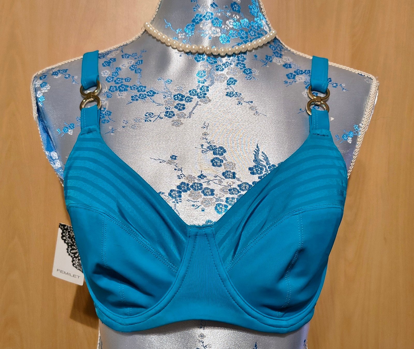 Bikini-top 75D- Nieuw met kaartjes, Femilet, Ophalen of Verzenden, Overige kleuren, Overige typen