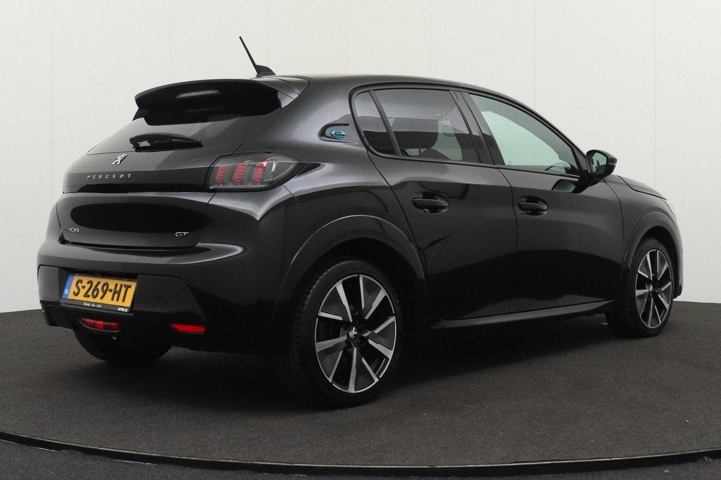 Peugeot e-208 EV GT 50 kWh (92%SOH) Pano-dak Camera Adapt.Cr, Auto's, Peugeot, 136 pk, Gebruikt, Zwart, Zwart