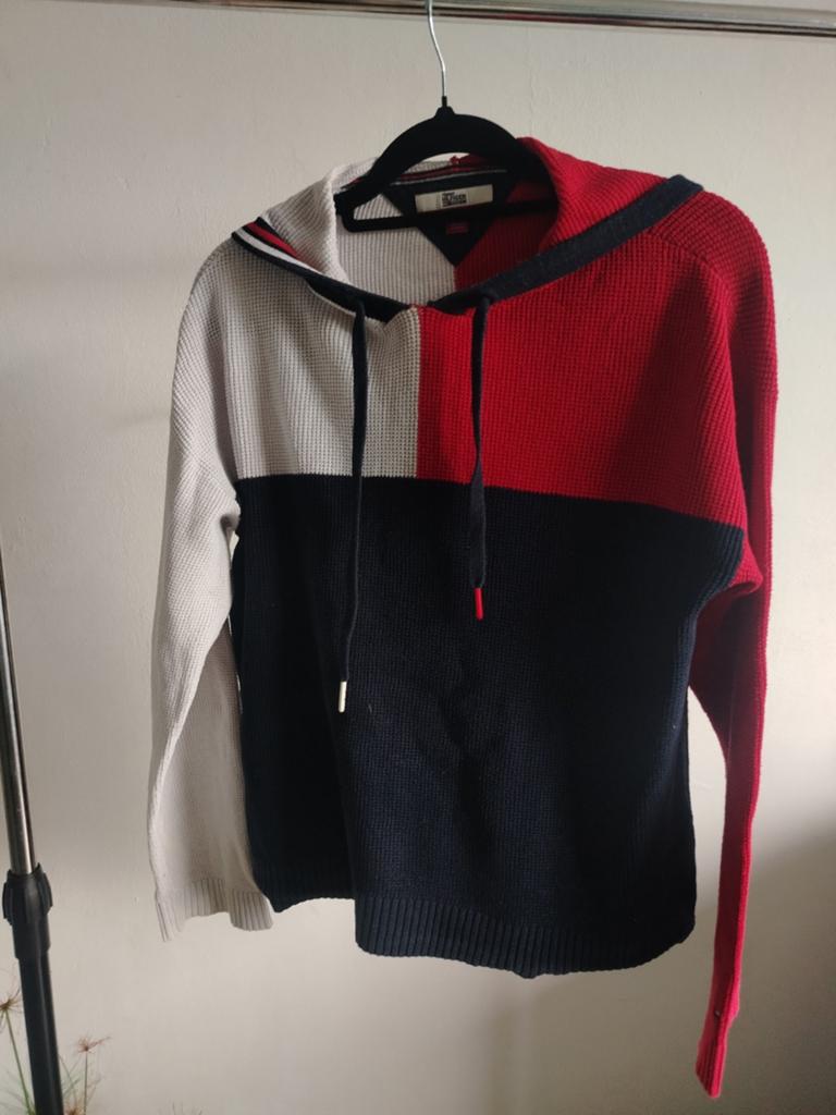 Tommy Hilfiger Denim Gebreide Hoodie - Rood, Wit, Blauw, Ophalen of Verzenden, Zo goed als nieuw, Maat 36 (S), Rood