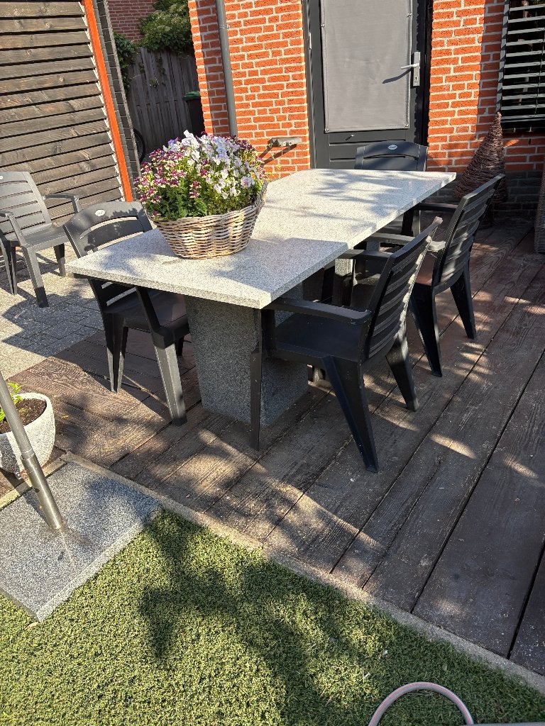 Mooie stenen tafel, Ophalen, Zo goed als nieuw, Rechthoekig, Overige materialen