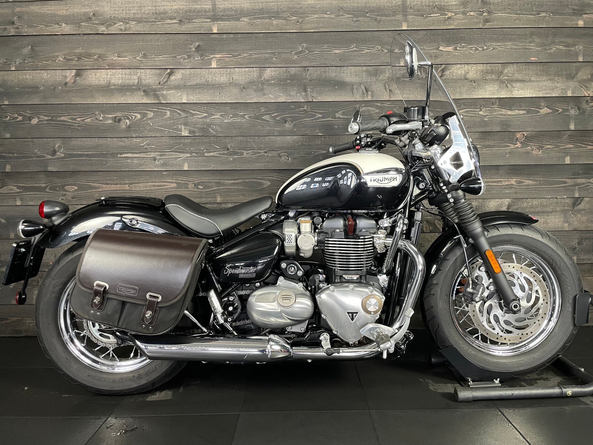 Triumph BONNEVILLE SPEEDMASTER (bj 2018), Chopper, Bedrijf, Meer dan 35 kW, 1200 cc