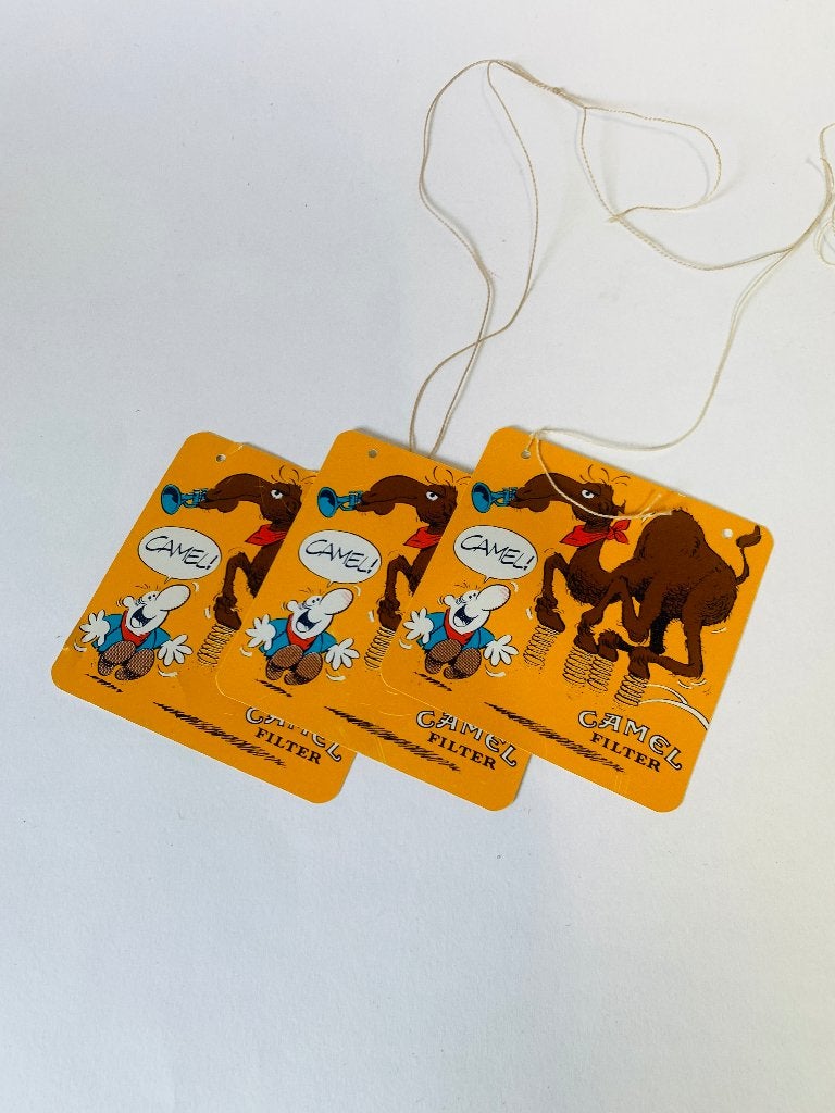 Vintage Camel Filter carnaval Reclamebordjes hangers, Ophalen of Verzenden, Gebruikt, Versiering, Carnaval