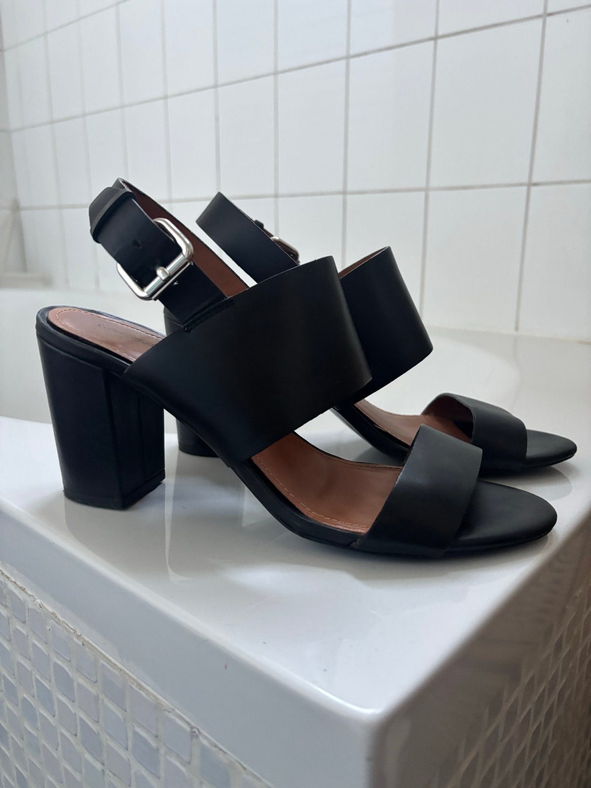 Zwarte &Other Stories sandalen met hak - Maat 39, Kleding | Dames, Zwart, Gedragen, Sandalen of Muiltjes, Ophalen of Verzenden