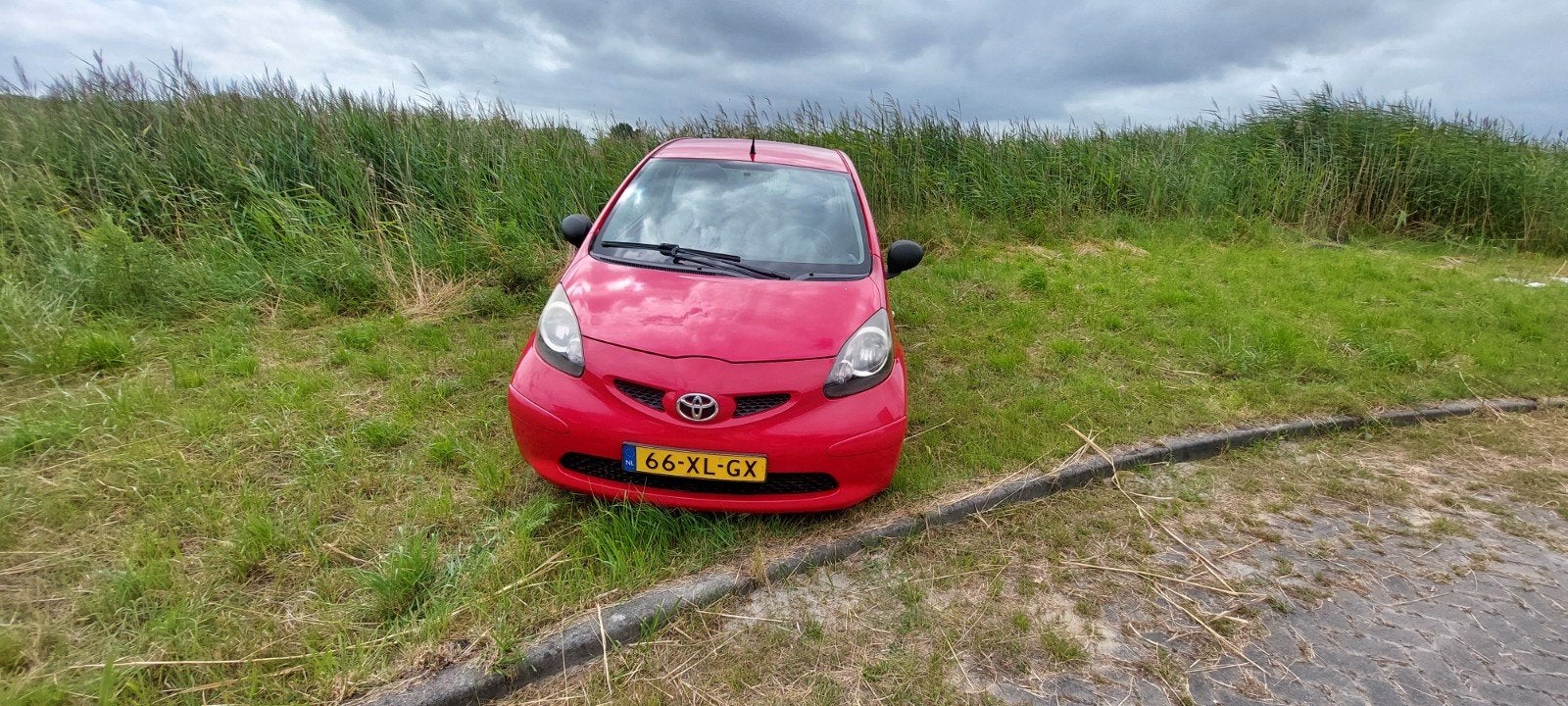 Toyota Aygo 1.0 12V Vvt-i 3DRS MMT 2007 Rood, Voorwielaandrijving, Stof, 4 stoelen, 68 pk