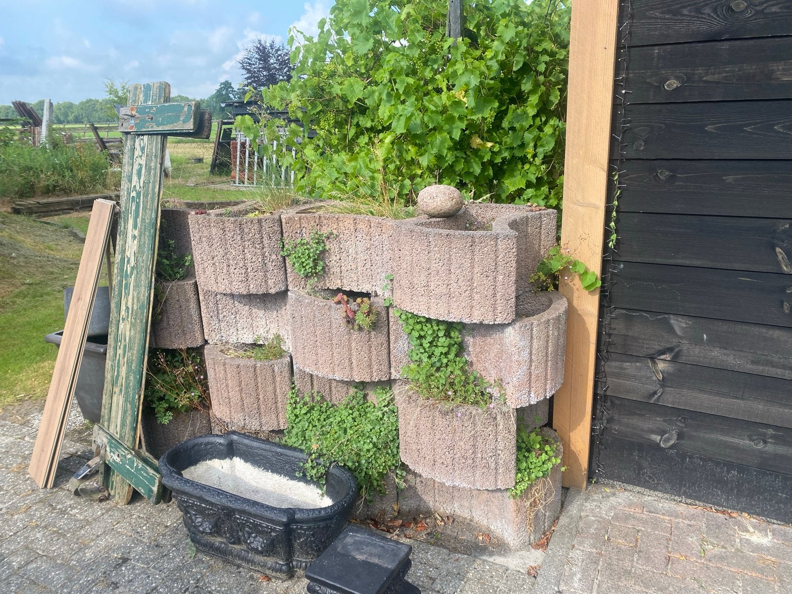 Gratis Variflor Betonnen bloembakken  voor tuin of balkon, Ophalen, Gebruikt, 100 cm of meer, Balkon