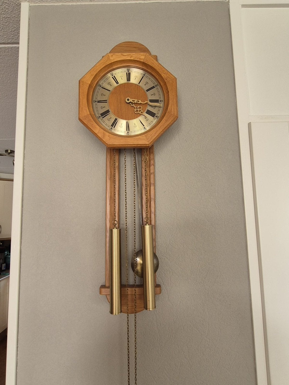 Te koop blank eiken klok, Ophalen, Zo goed als nieuw, Wandklok