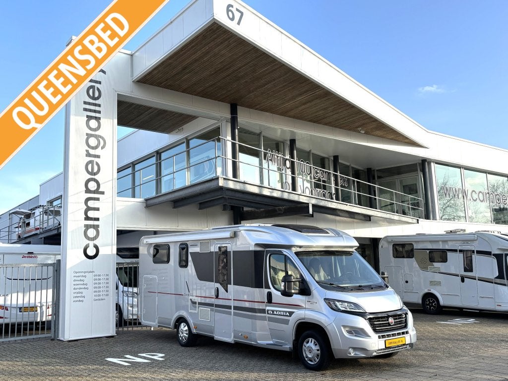 Adria Coral Platinum S 690 SC QUEENSBED ALKO LUCHTVERING, Caravans en Kamperen, Campers, Bedrijf, tot en met 3, Half-integraal