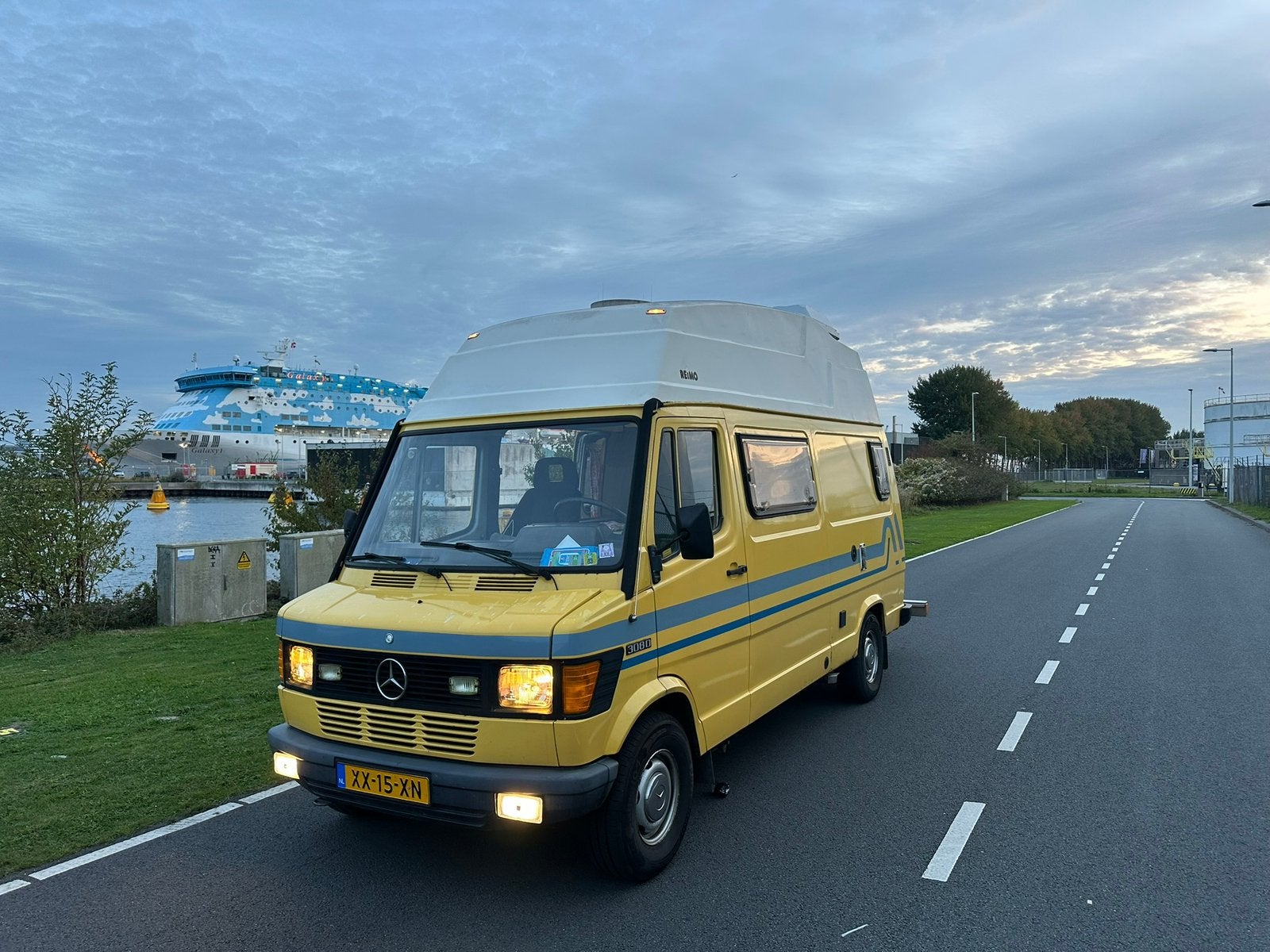 MERCEDES-BENZ 307d CAMPER UNIEK / BELASTINGVRIJ, Caravans en Kamperen, Campers, Reservewiel, Koelkast, Particulier, 6 tot 7 meter