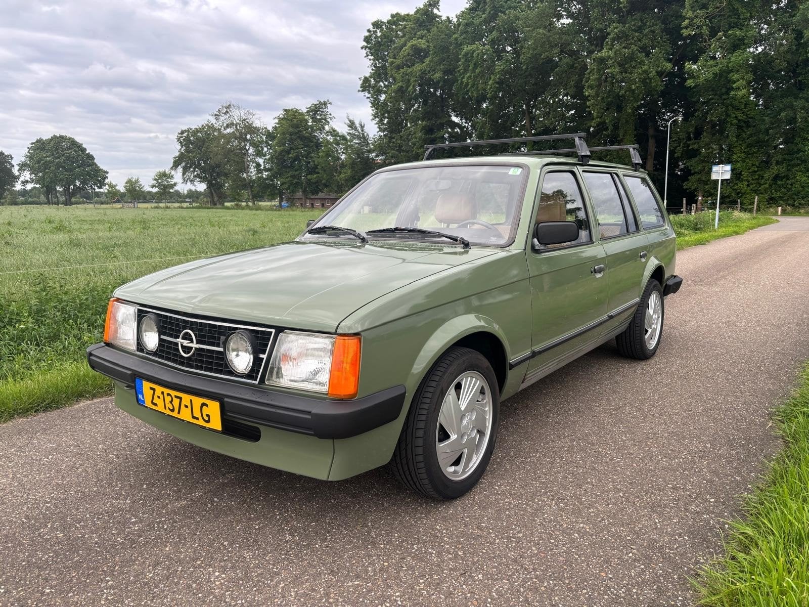 Opel Kadett D caravan 1.6 diesel wegenbelastingvrij, Auto's, Opel, Voorwielaandrijving, 54 pk, 4 cilinders, Kadett