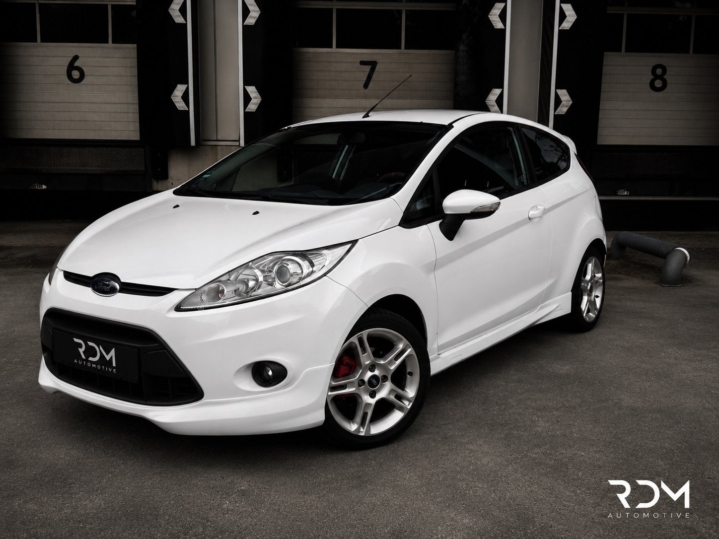 Ford Fiesta ST-Line | Airco | Leder | Stoelverwarming | BT |, Auto's, Voorwielaandrijving, 31 €/maand, 4 cilinders, Wit